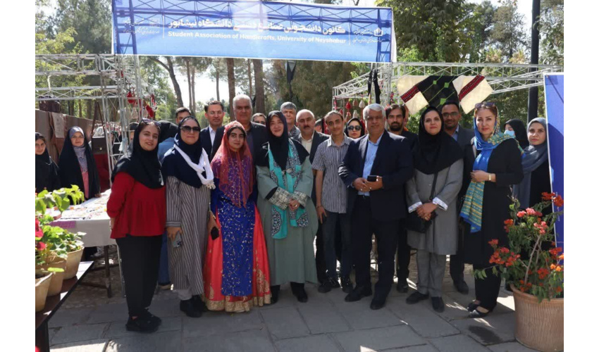 بازدید دکتر مریم جلالی، معاون وزیر میراث فرهنگی از نمایشگاه صنایع دستی دانشجویان دانشگاه نیشابور